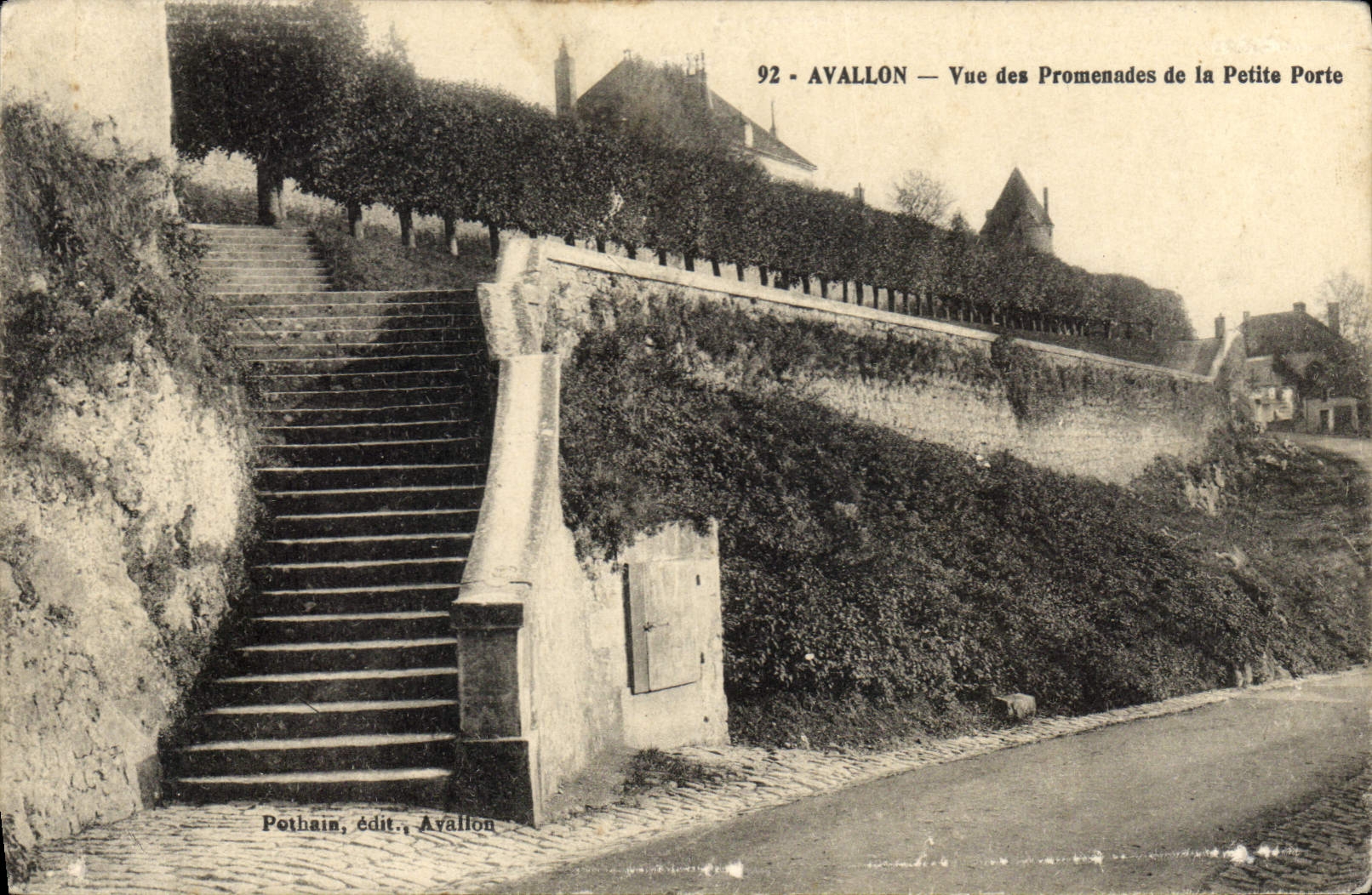 Avallon — Ansicht der Promenaden der Petite Porte — Pothain, Verlag, Avallon