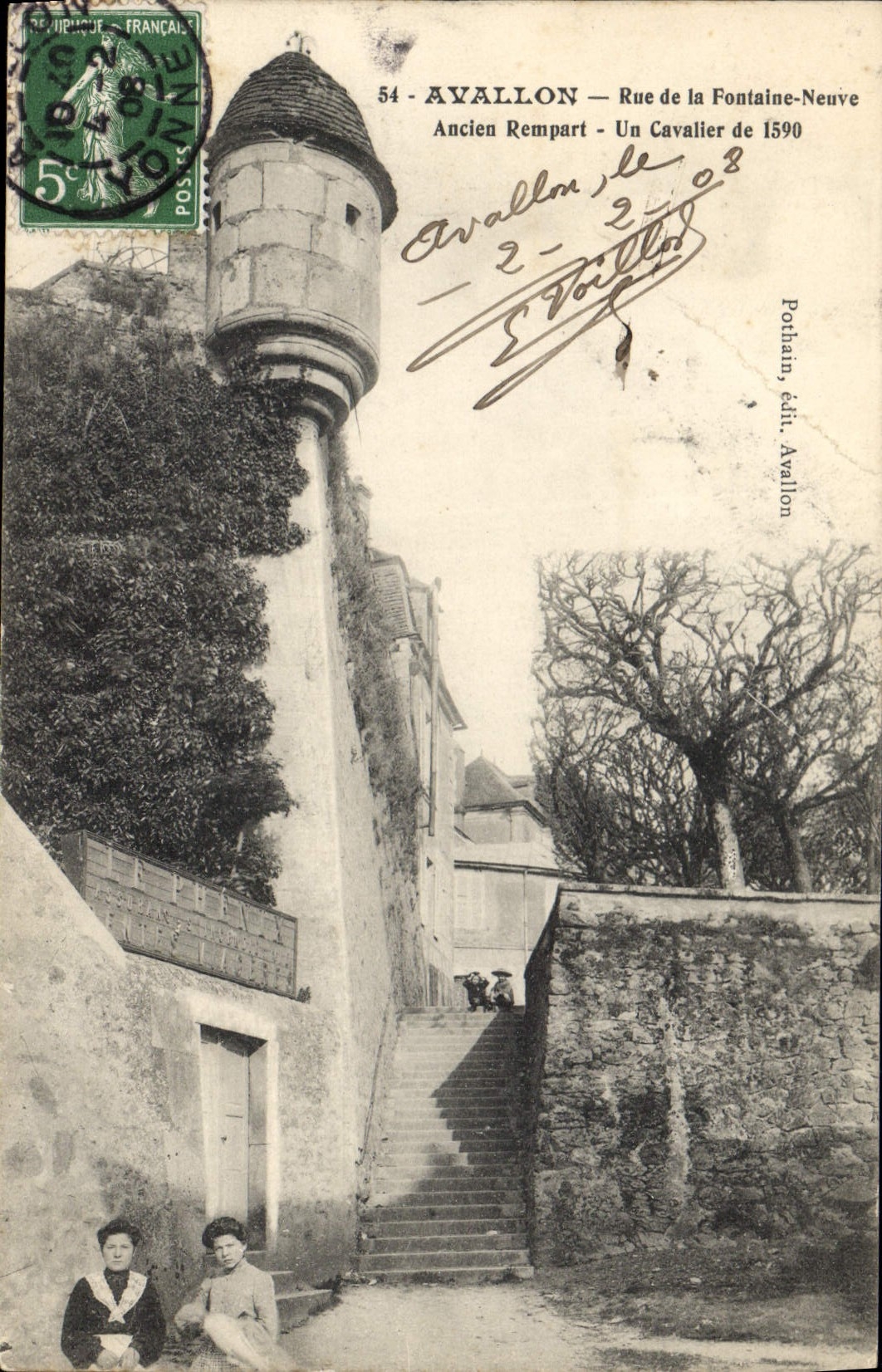 CPA Avallon Rue de la Fontaine Neuve Ancien Rempart Un Cavaller de 1590