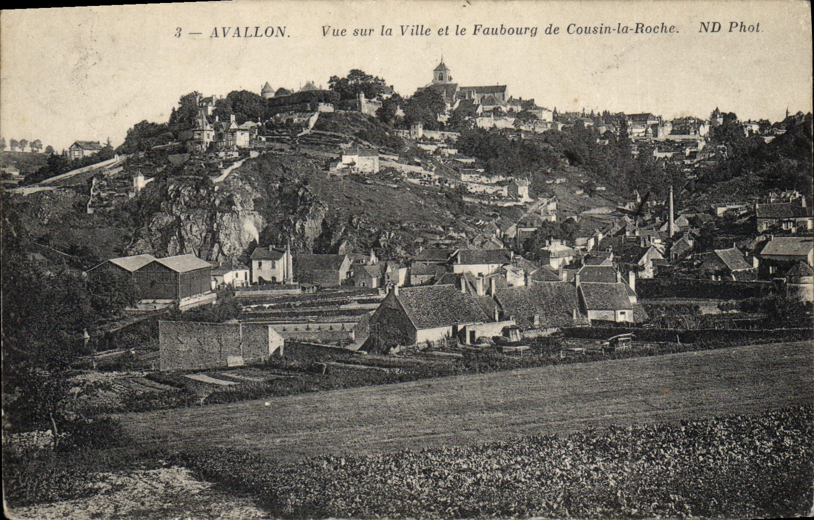 Avallon — Vue sur la Ville et le Faubourg de Cousin-la-Roche — ND Phot.