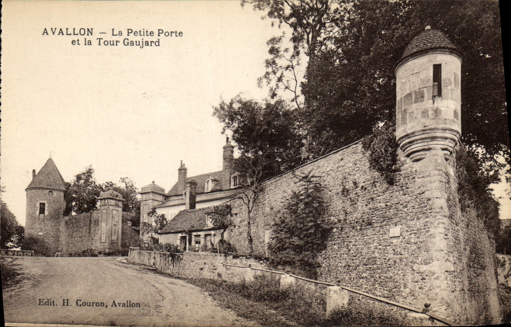 Avallon — La Petite Porte et la Tour Gaujard — Edit. H. Gouron, Avallon