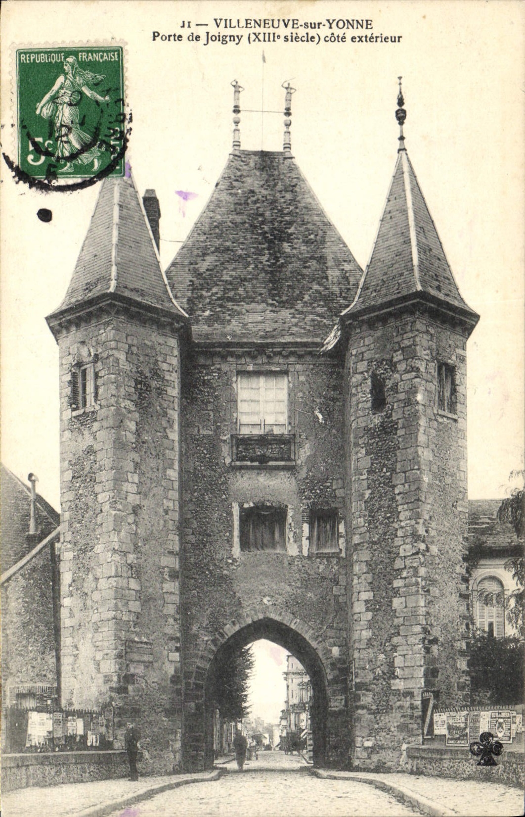 Puerta de Joigny — siglo XIII — Villeneuve-sur-Yonne