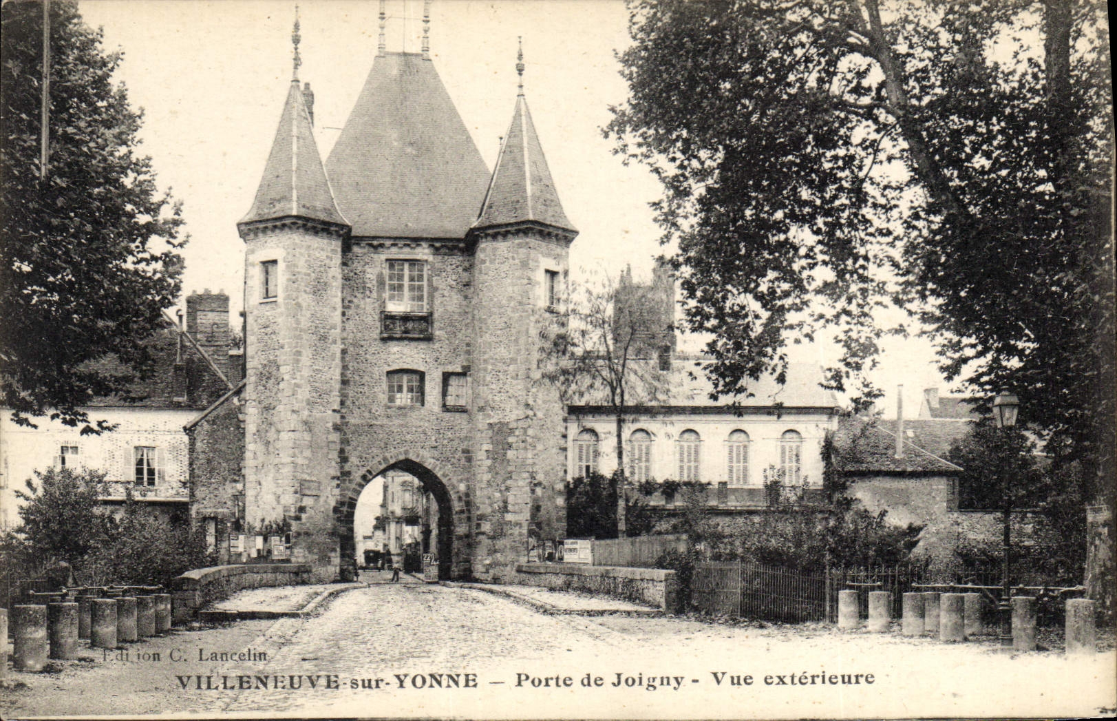 Villeneuve-sur-Yonne — Puerta de Joigny — Vista exterior — Edición C. Lancelin