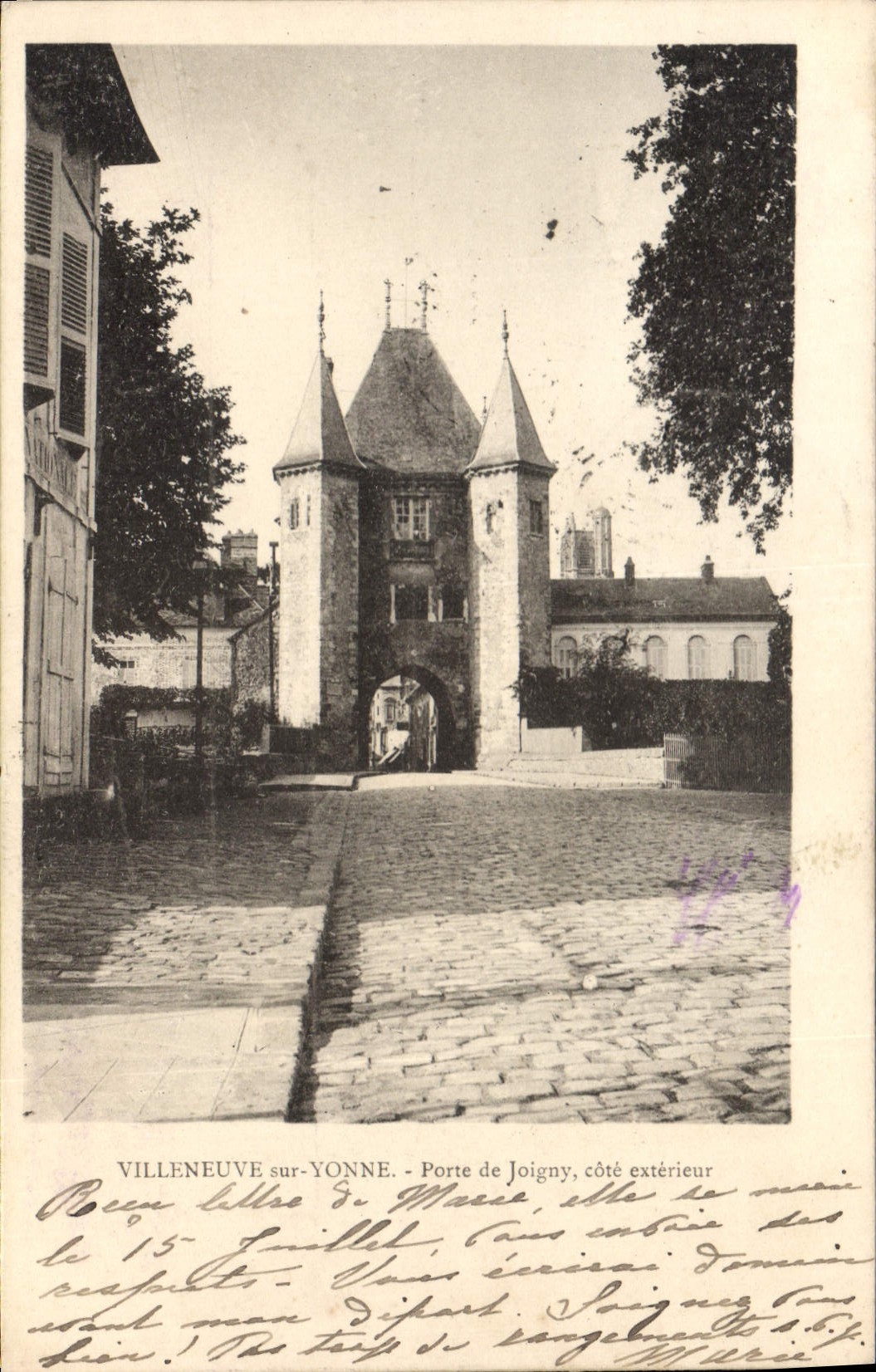 Villeneuve-sur-Yonne — Porte de Joigny, côté extérieur — éditeur non identifié