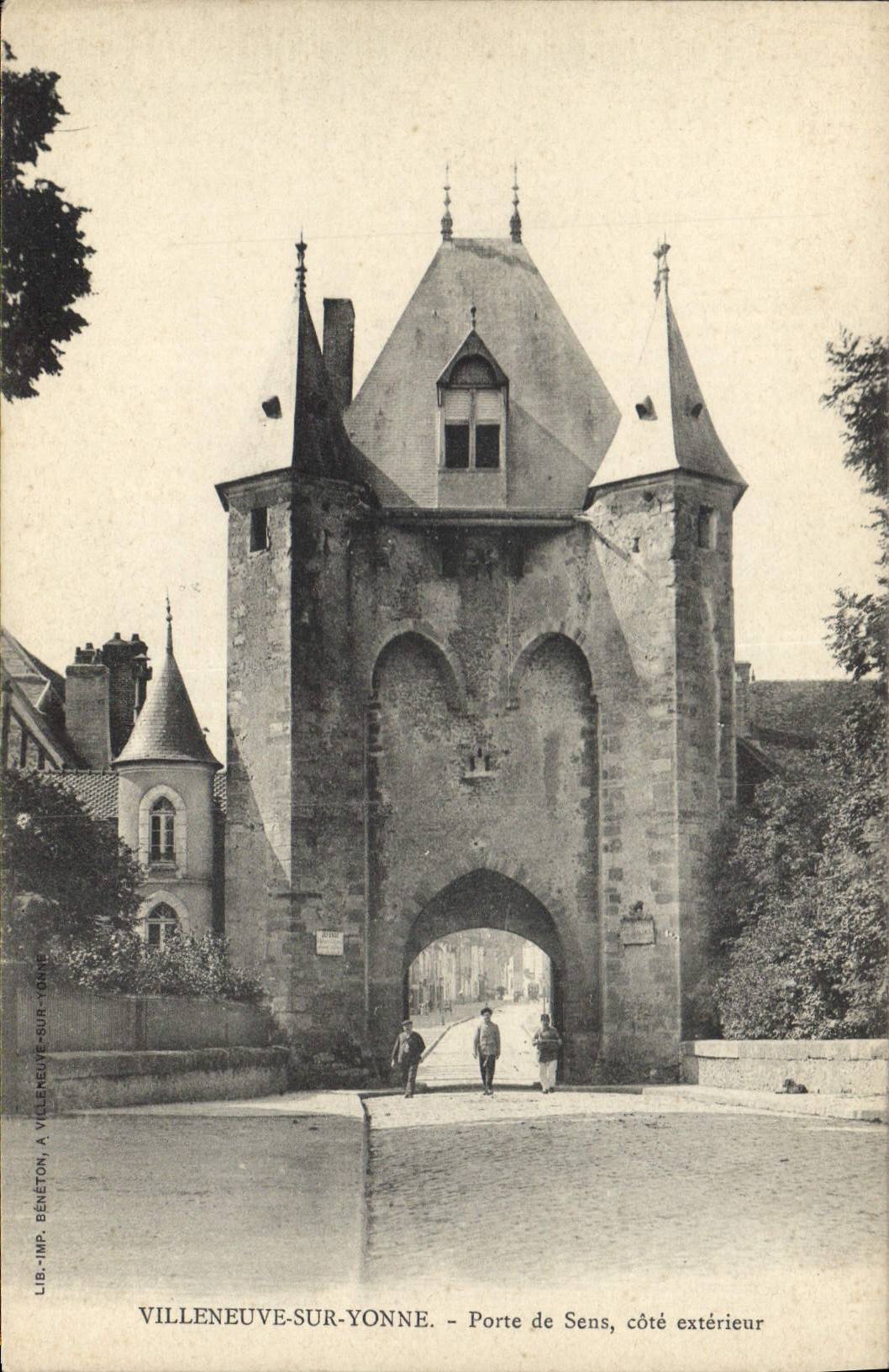 Villeneuve-sur-Yonne — Porte de Sens, côté extérieur — Lib. Imp. Bénéton, Villeneuve-sur-Yonne