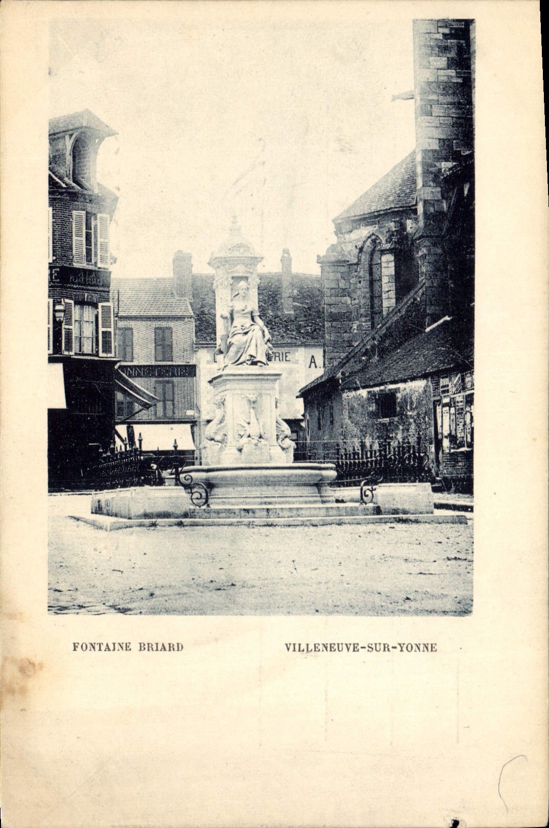 Fontaine Briard — Villeneuve-sur-Yonne — éditeur Fontaine Briard