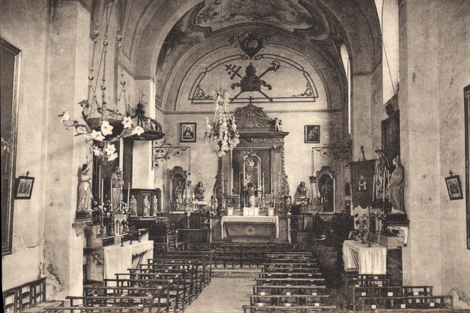 CPA Roquefort Alpes Maritimes Eglise paroissiale Notre Dame de Canlache Vue interieure 