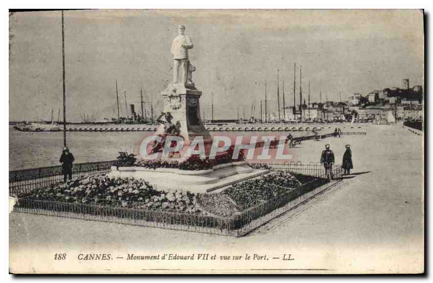 CPA Cannes Monument d'Edouard VII et vue sur le Port 