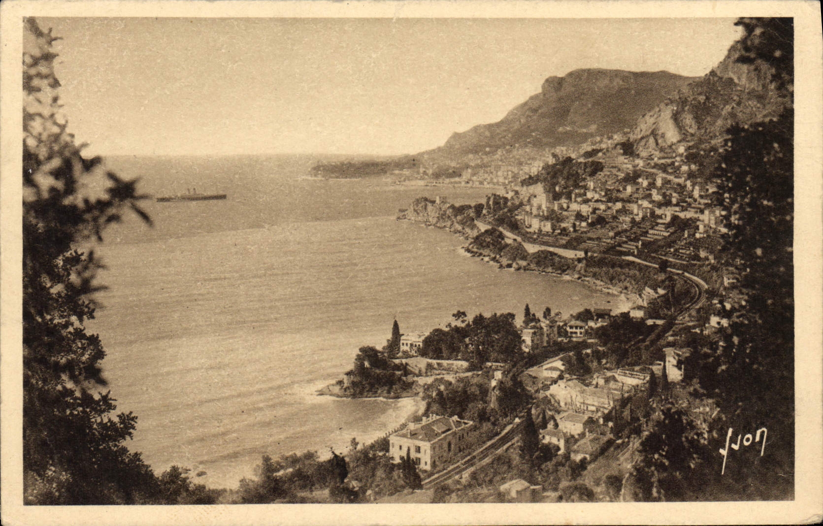 CPA Roquebrune Alpes Maritimes Vue generale sur Monte Carlo 