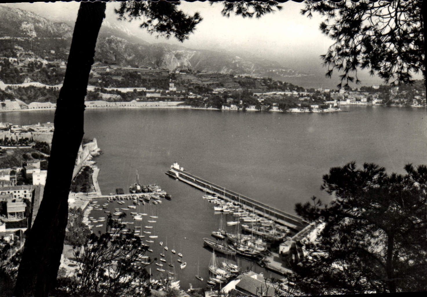 CPA Laboratorio Roger Bellon Viale Abruzzi Milano Italia Villefranche sur Mer Vue generale de la bai