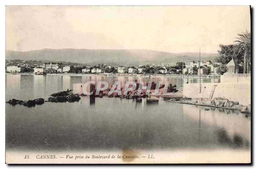 CANNES — Vue prise du Boulevard de la Croisette — LL.