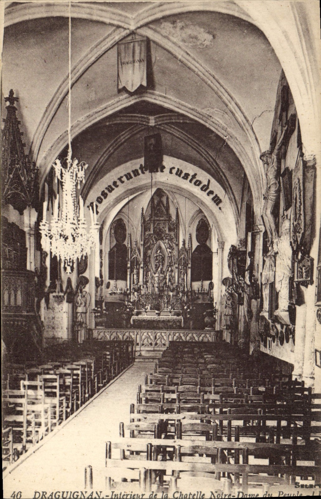 CPA Draguignan Interieur de la Chapelle Notre Dame du Peuple 