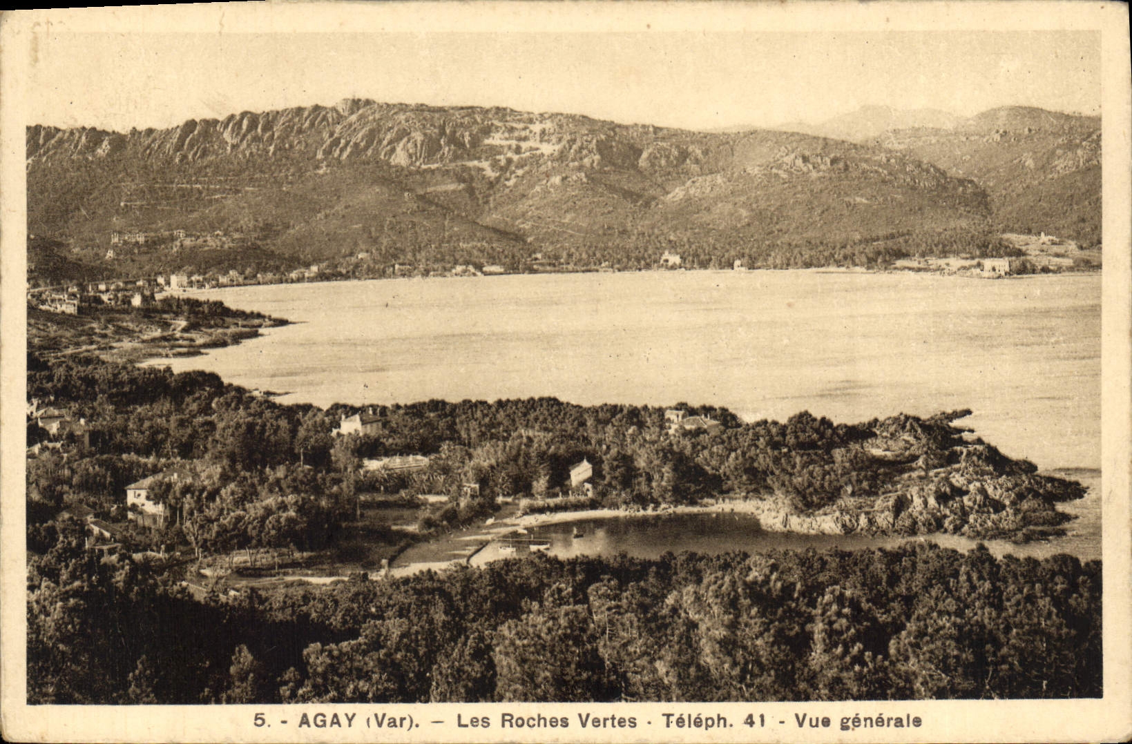 Agay (Var) — Les Roches Vertes — Vue générale — Tél. 41
