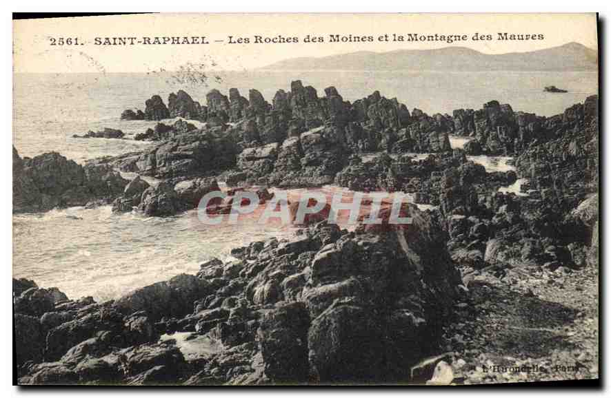 CPA Saint Raphael Les Roches des Moines et la Montagne des Maures 