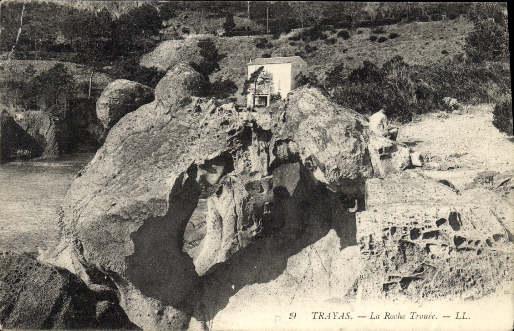 Trayas — La Roche Trouée — LL
