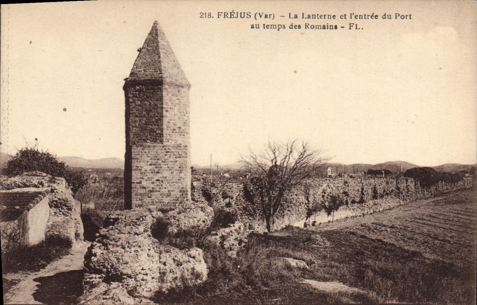 CPA Frejus Var La Lanterne et l'entree du Port au temps des Romains 
