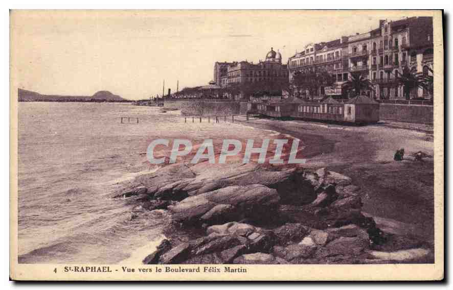 CPA St Raphael Vue sur le Boulevard Felix Martin 