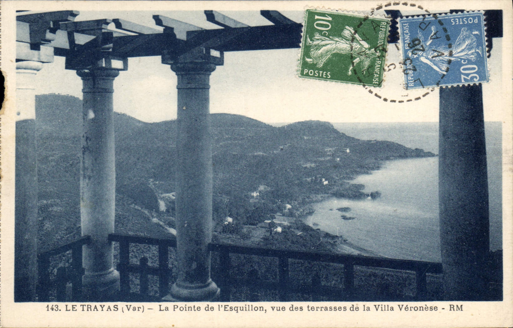 LE TRAYAS (Var) — La Pointe de l'Esquillon, vue des terrasses de la Villa Véronèse - RM
