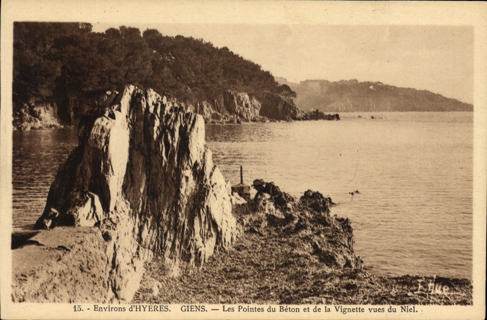 Environs d'Hyères. Giens — Les Pointes du Béton et de la Vignette vues du Niel — Huc, éditeur - Hyères