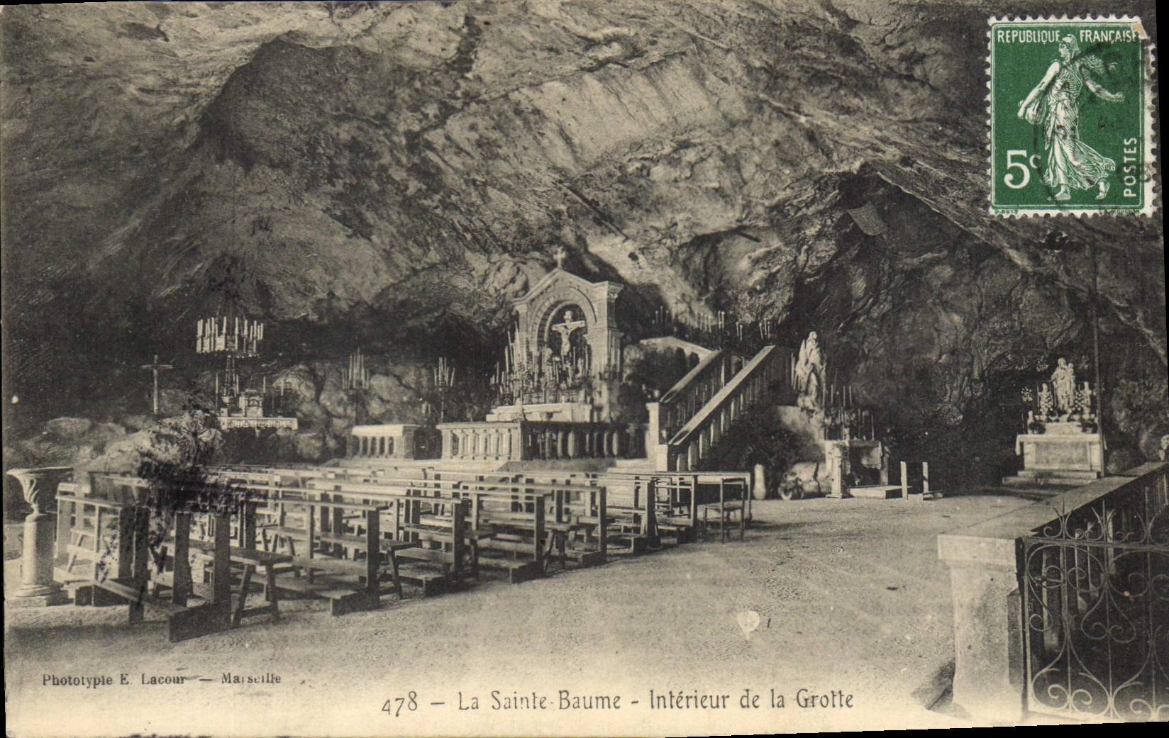 CPA La Sainte Baume Interieur de la Grotte 