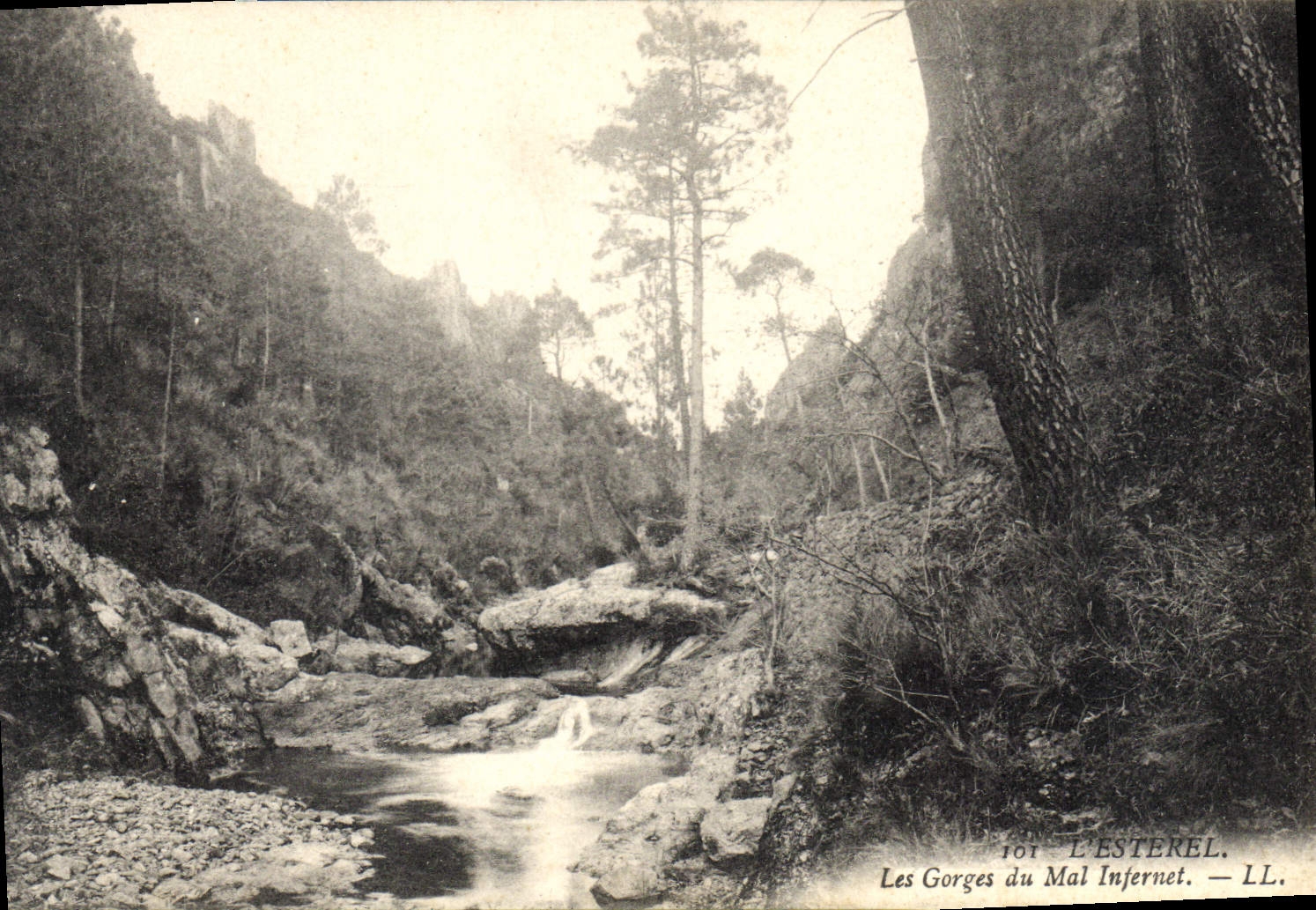 Les Gorges du Mal Infernet — L'Estérel — LL.