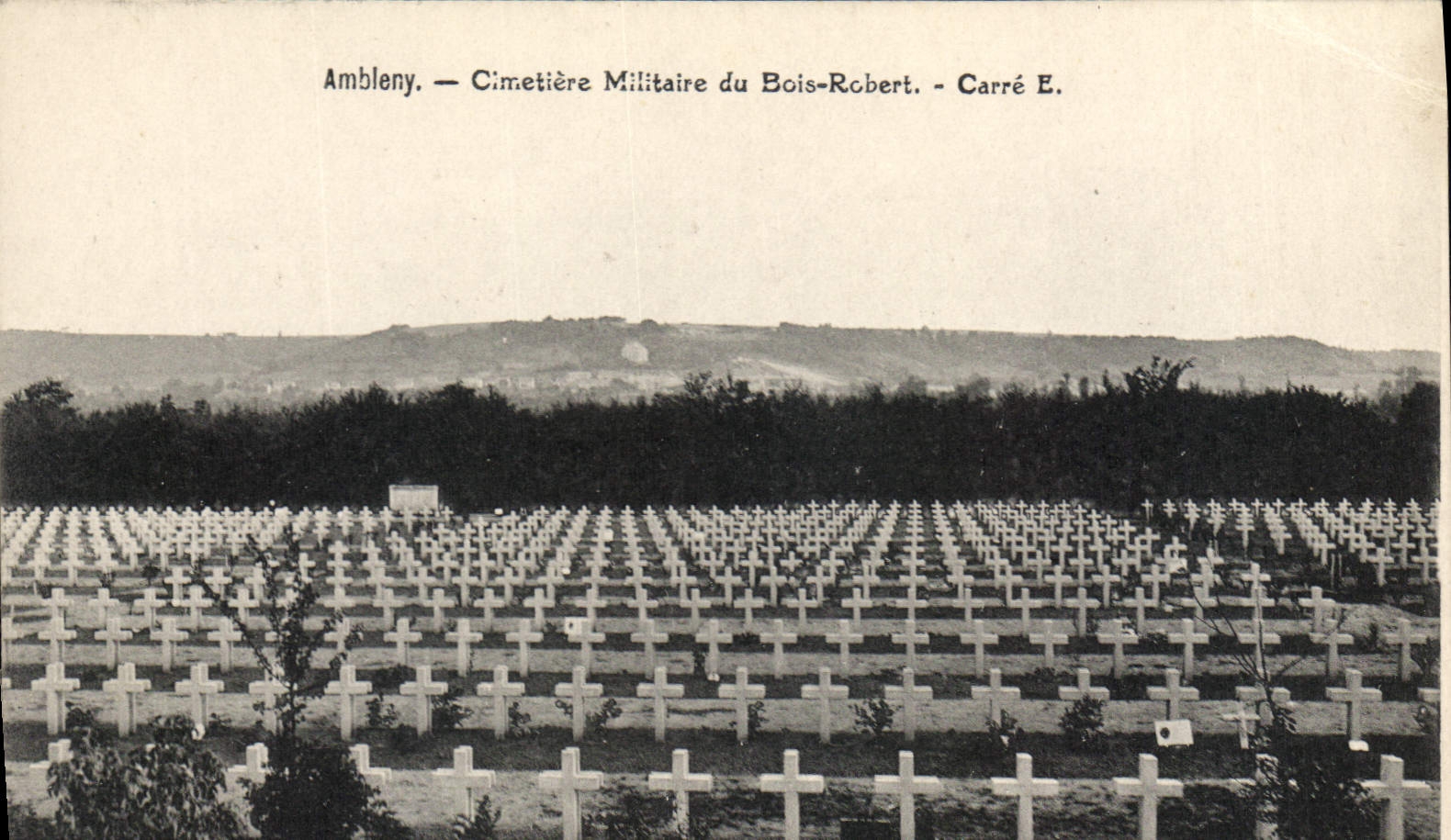 CPA Ambleny Cimetiere Militaire du Bois Robert 