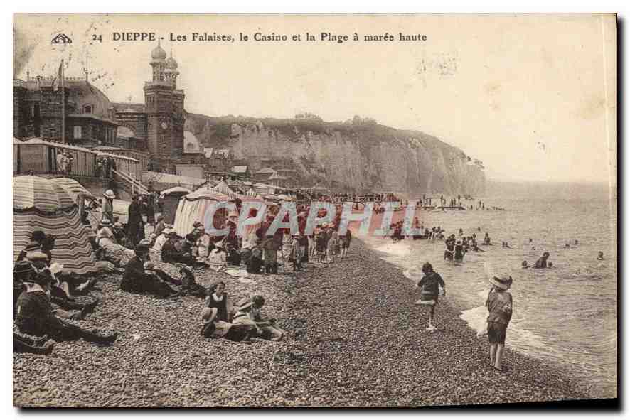 CPA Dieppe Les Falaises le Casino et la Plage a maree haute 