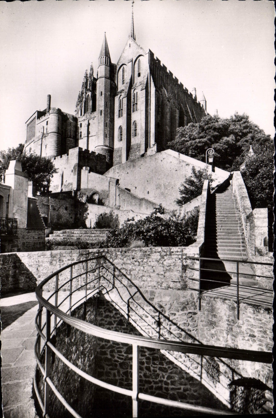 Mont-Saint-Michel — Die Mauern und die Abtei — Rennstrecke, Caen