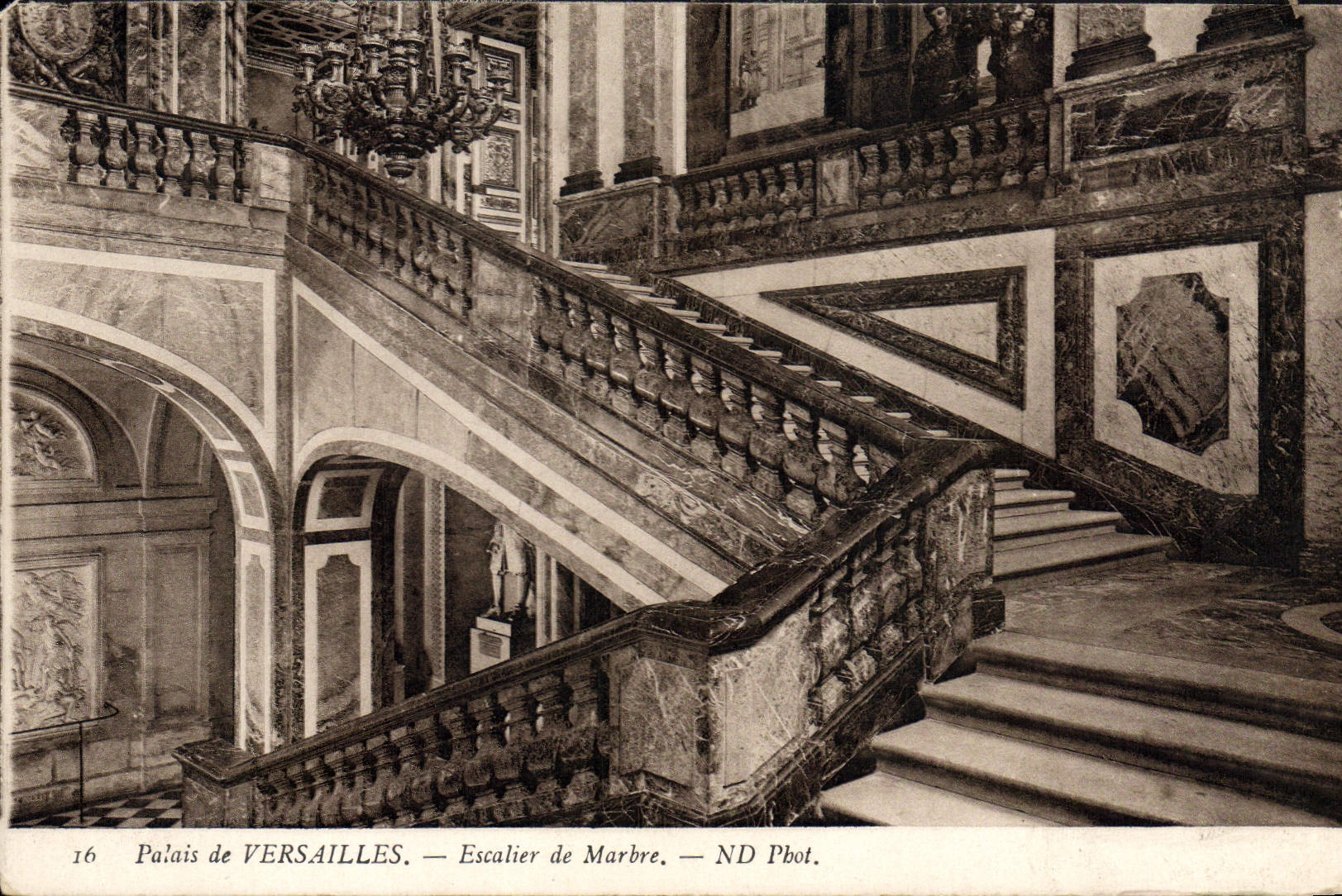Palais de VERSAILLES — Escalier de Marbre — ND Pbot.