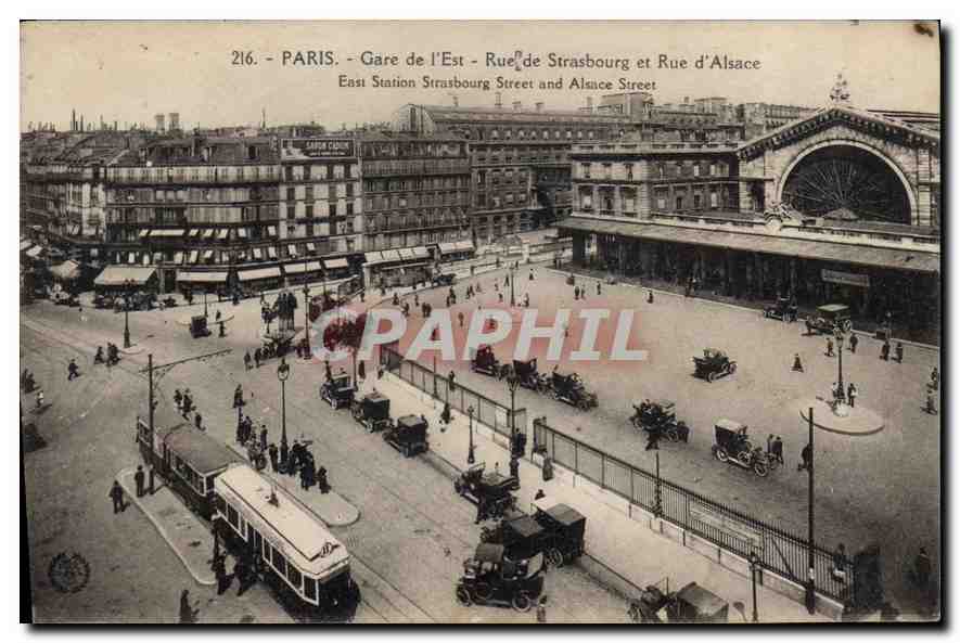 CPA Paris Gare de l'Est Rue de Strasbourg et Rue d'Alsace 