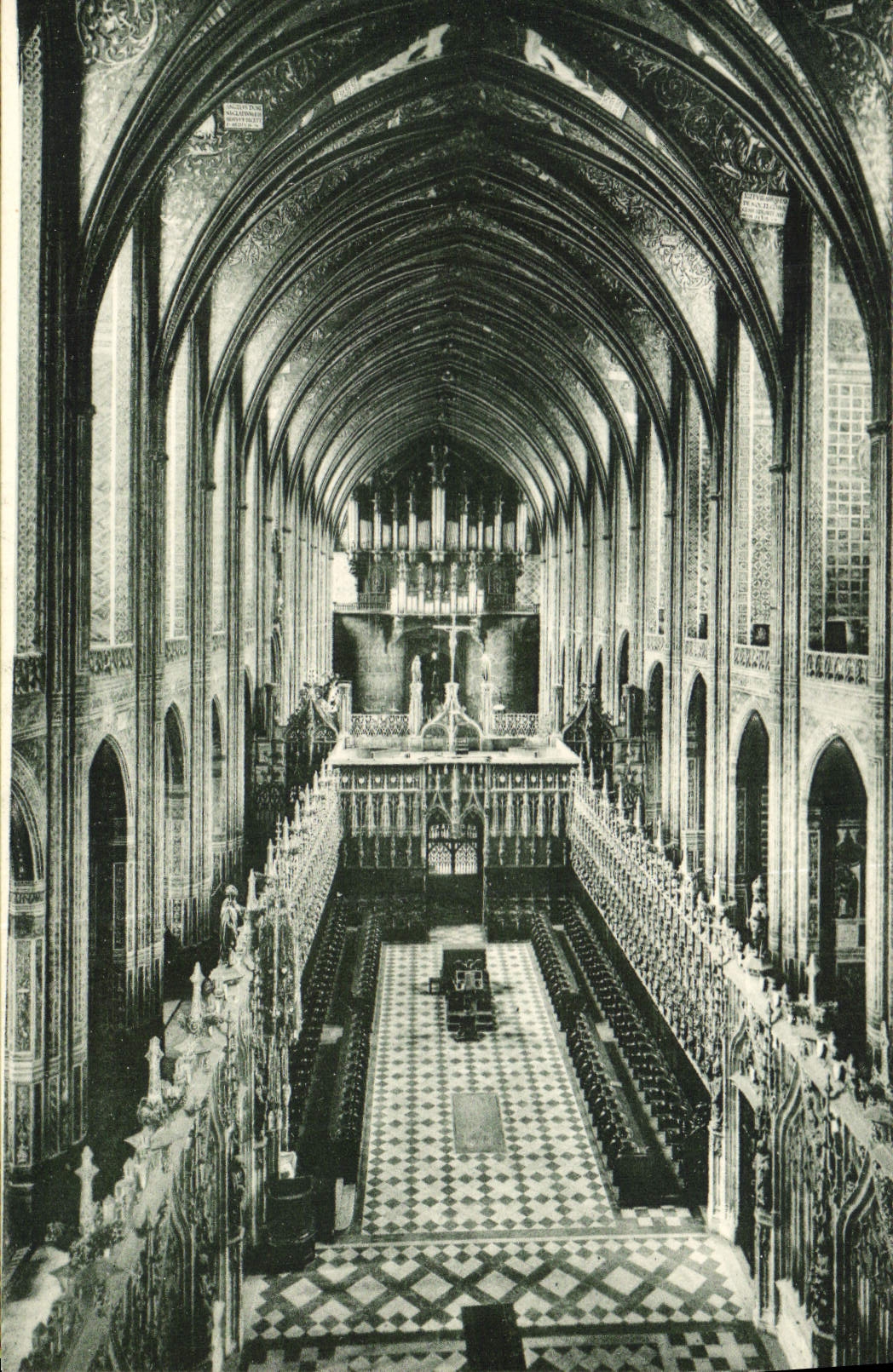 CPA Albi Le Cathedrale Ste Cecile La Nef et le Choeur 
