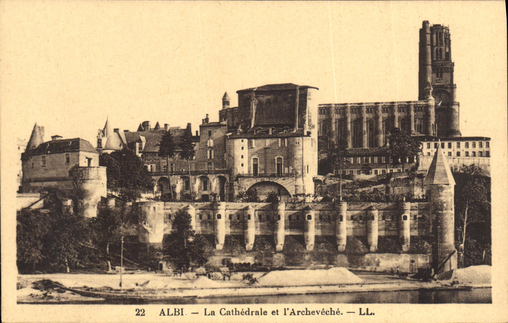 CPA Albi La Cathedrale et l'Archeveche 