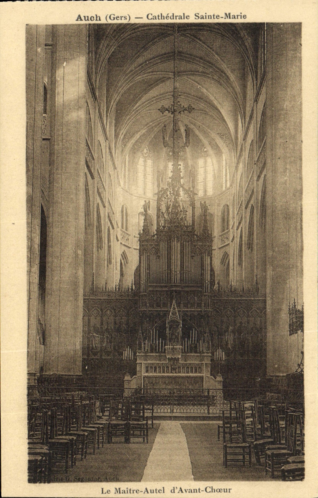 CPA Auch Gers Cathedrale Sainte Marie Le Maitre Autel d'Avant Choeur Orgue
