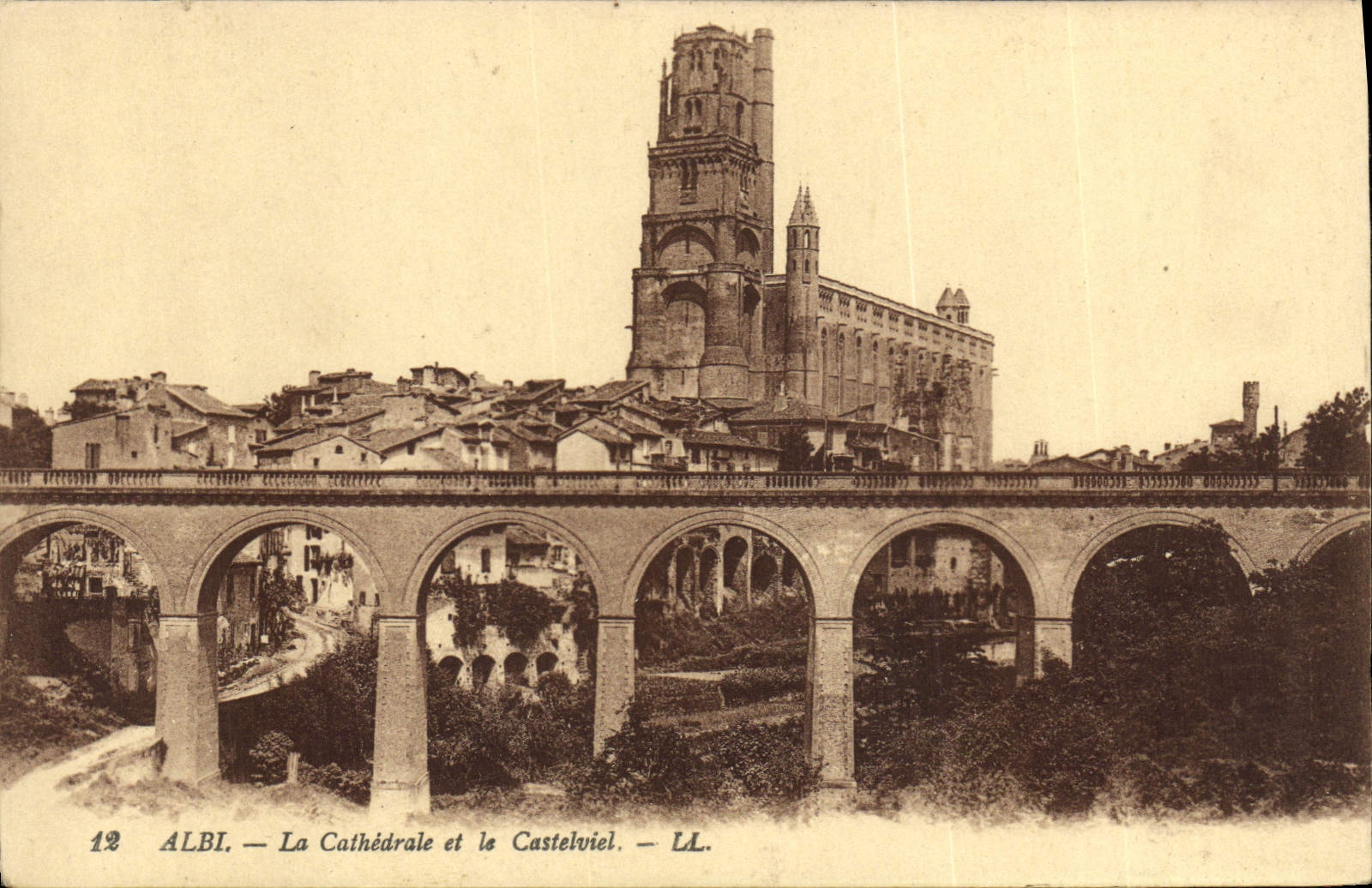Albi — La Cathédrale et le Castelviel — LL.