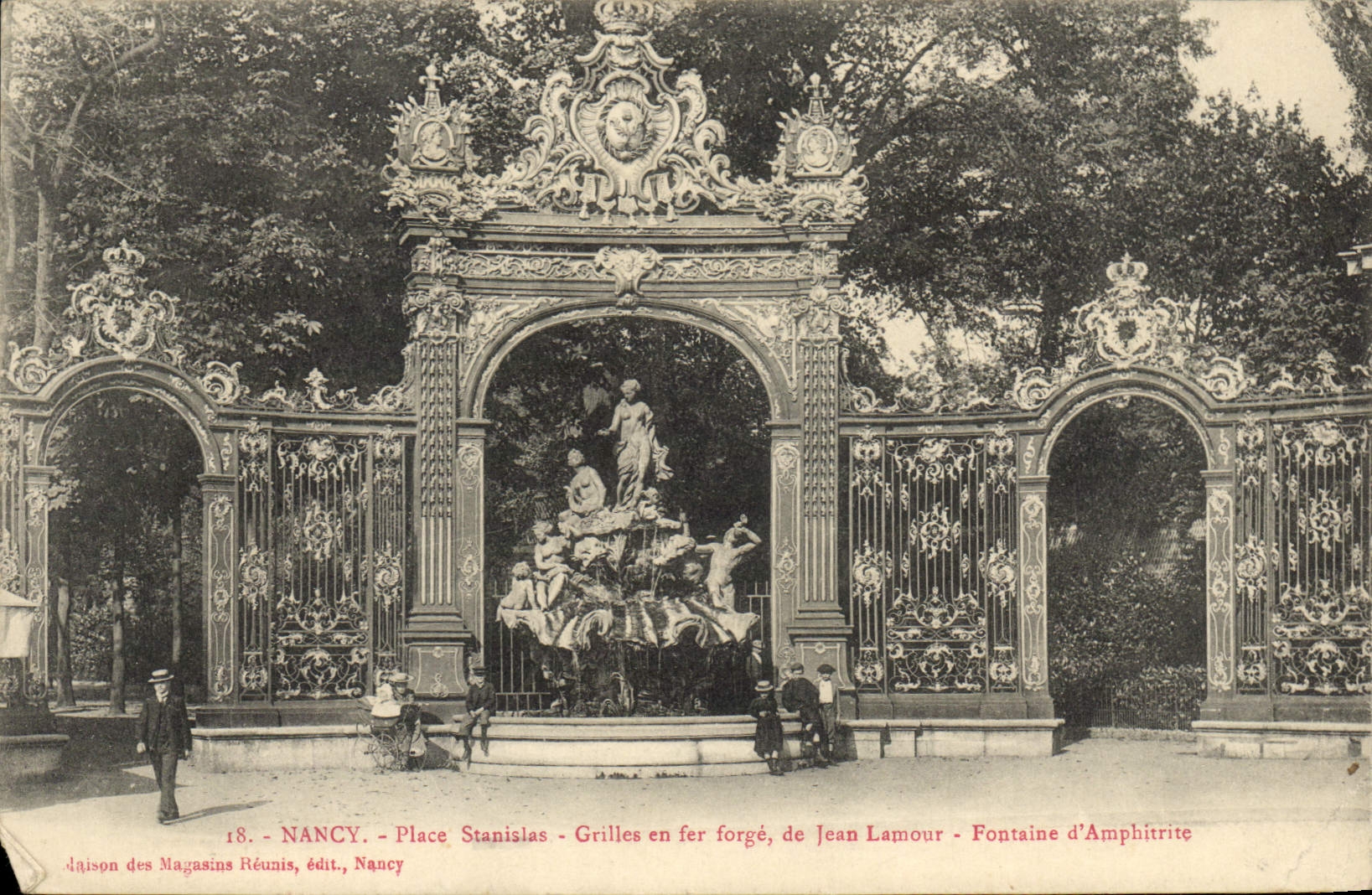 CPA Nancy Place Stanislas Grilles en fer forge de Jean Lamour Fontaine d'Amphitrite 