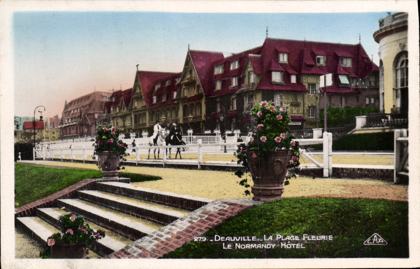 CPA Deauville La Plage Fleurie Le Normandy Hotel 