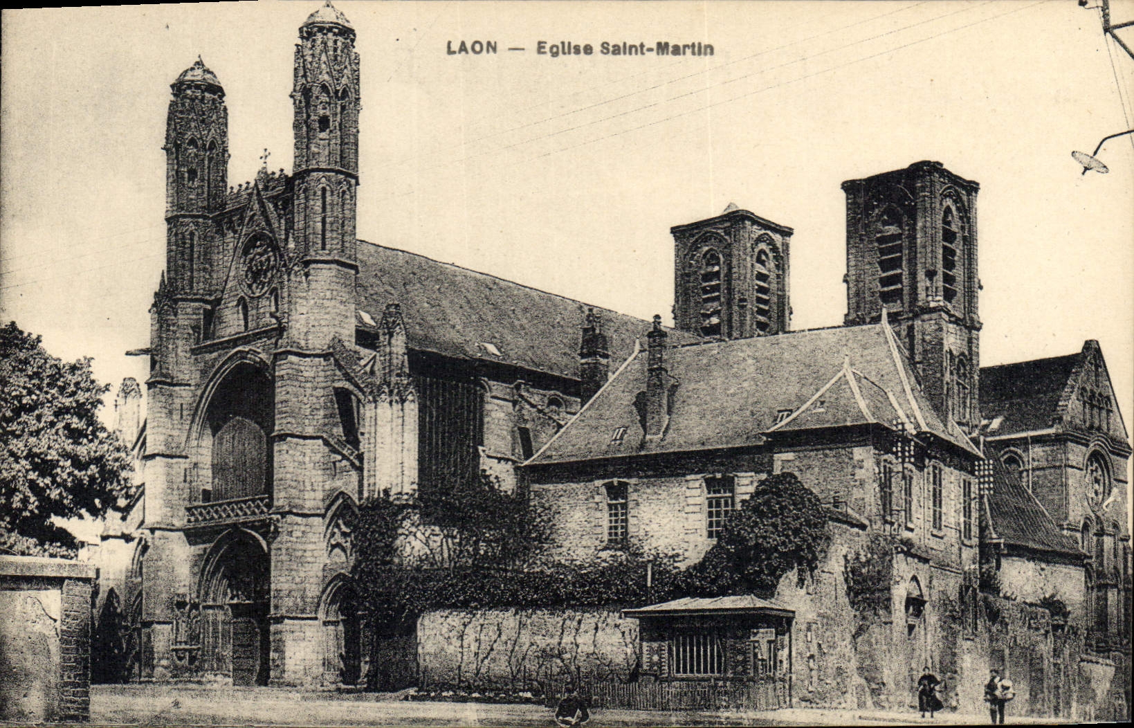 CPA Laon Eglise Saint Martin 