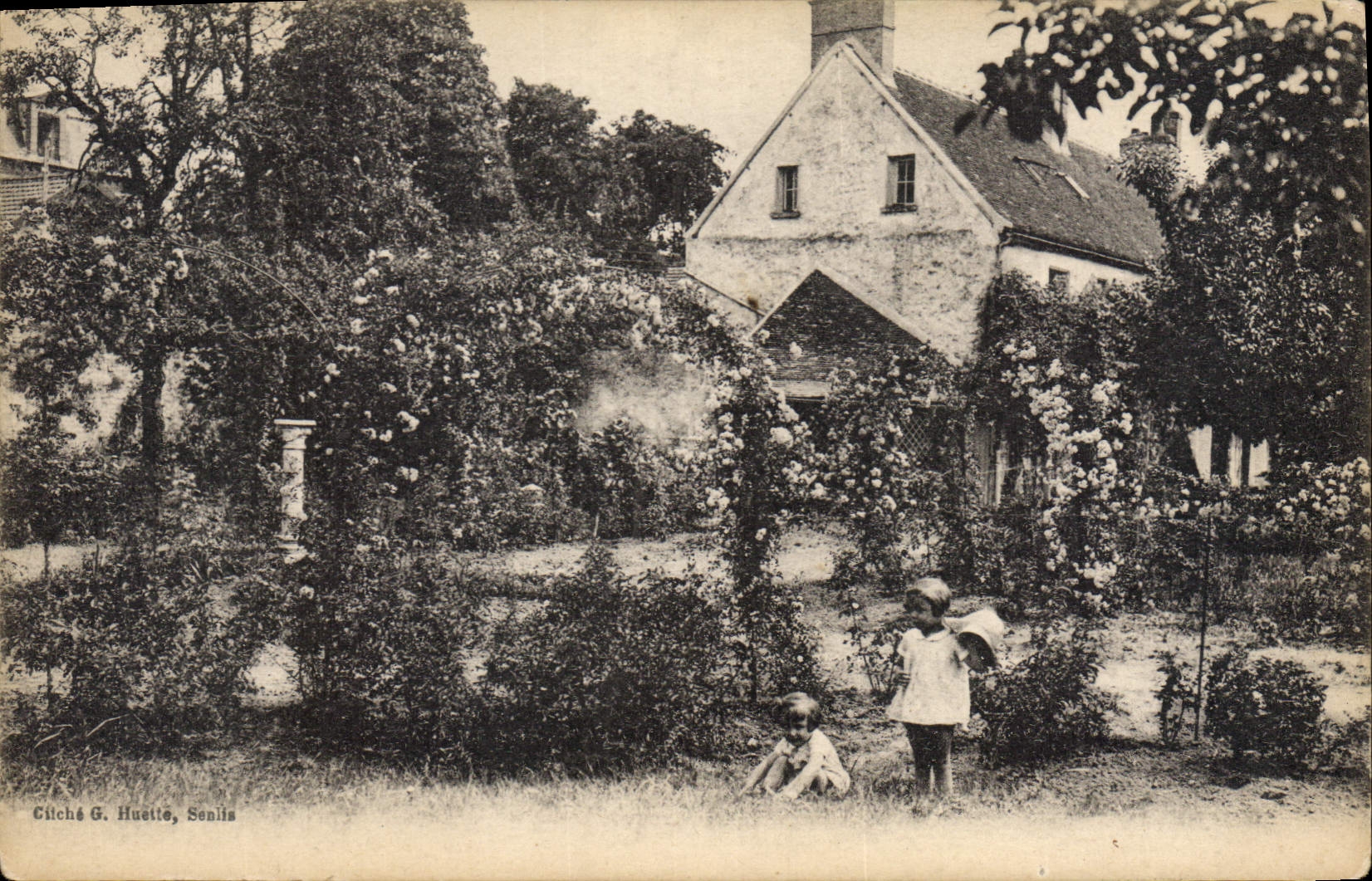 CPA Senlis Enfants