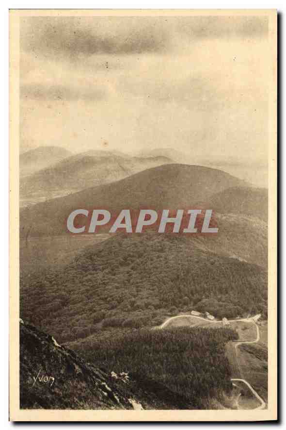 CPA Auvergne Clermont Ferrand P de D Au Sommet du Puy de Dome Les Monts Domes on Chaine des Puys 