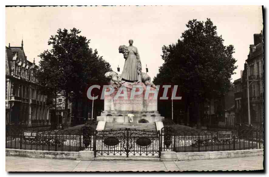 CPA Roubaix Nord Le Monument Aux Morts 
