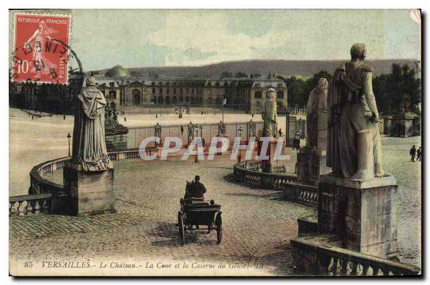 CPA Versailles Le Chateau La Cour et la Caserne du Geniel 