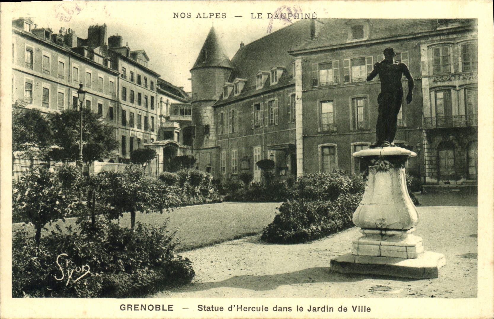 Grenoble — Statue d'Hercule dans le Jardin de Ville — Édition R. Girard, N° 12