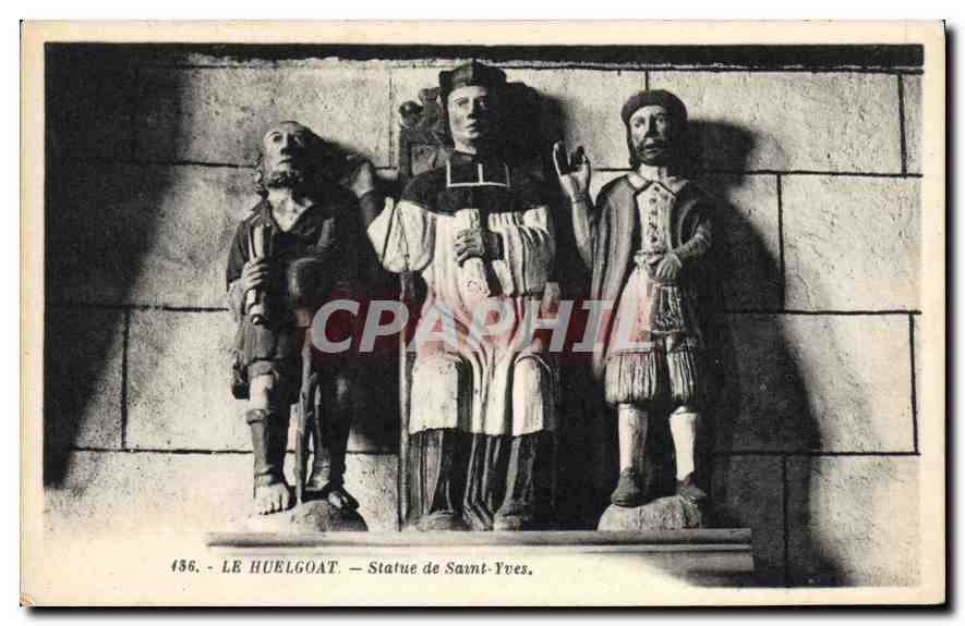 CPA Le Huelgoat Statue de Saint Yves 