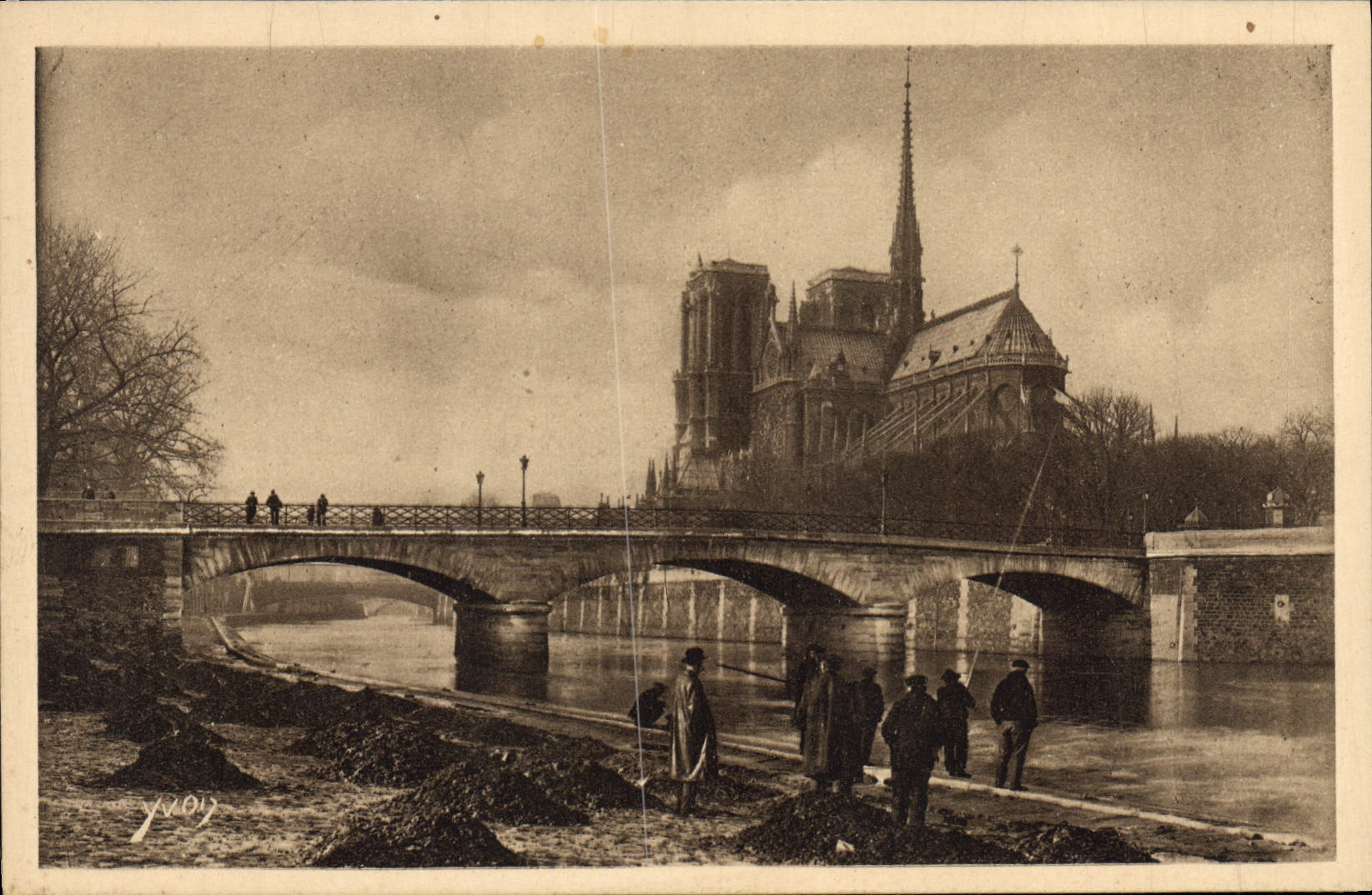 CPA Paris En Flanant Notre Dame et le Pont de l'Archeveche 