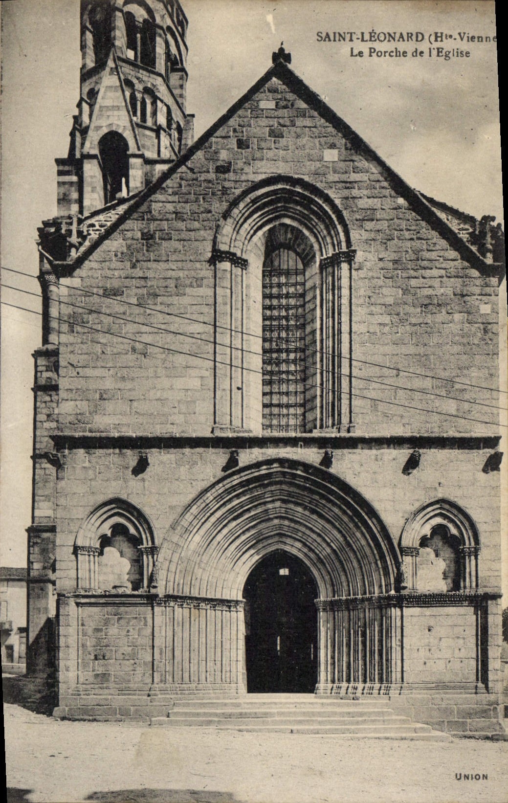 Saint-Léonard (Hte-Vienne) — Der Portal der Kirche — UNION