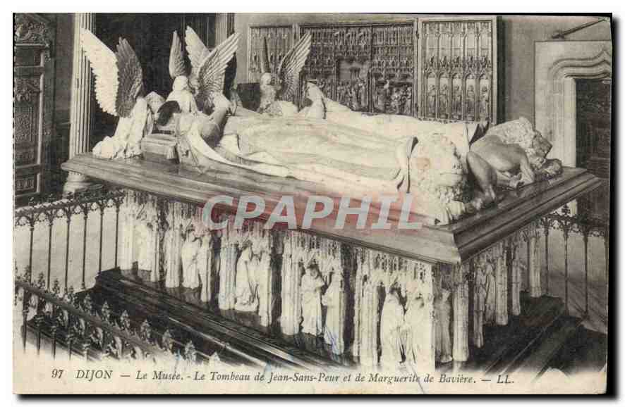 CPA Dijon Le Musee Le Tombeau de Jean Sans Peur et de Marguerite de Baviere 