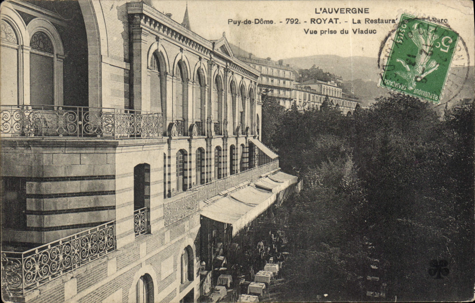 CPA L'Auvergne Royat La Restaurant Vue prise du Viaduc 