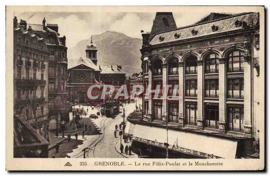 Grenoble — La rue Félix-Poulat et le Moucherotte — C° des Arts, Strasbourg