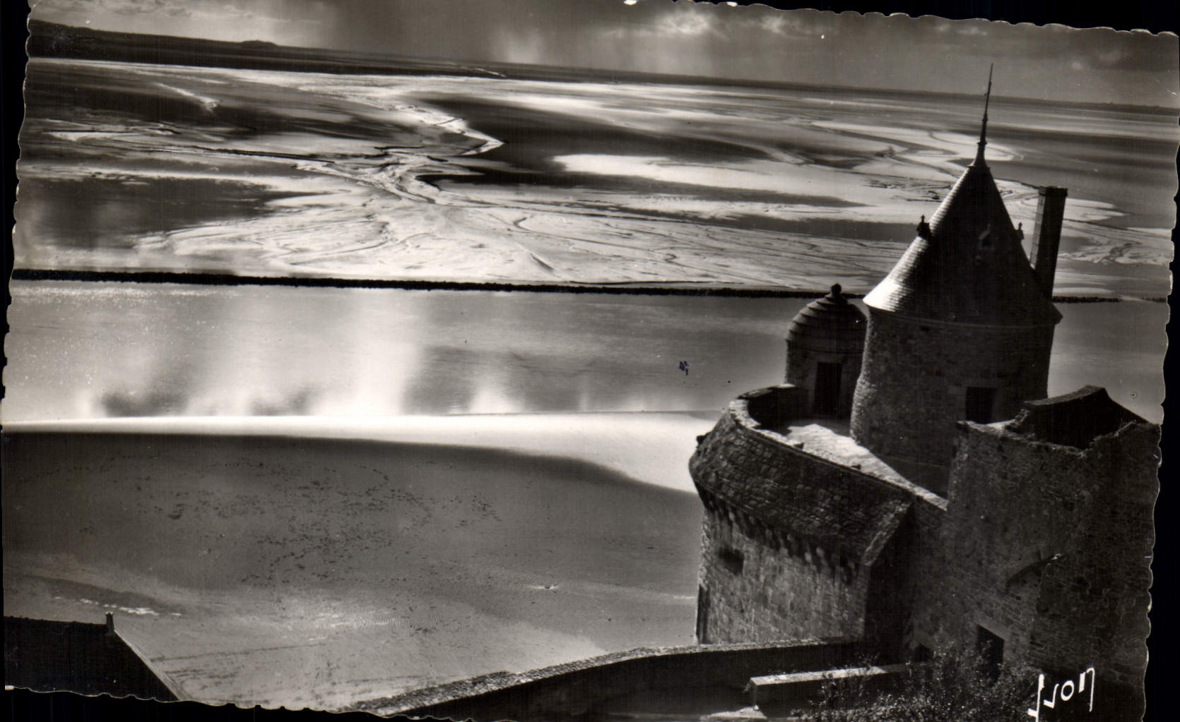 CPA Le Mont Saint Michel Manche Cote Ouest Vue sur le Couesnon 