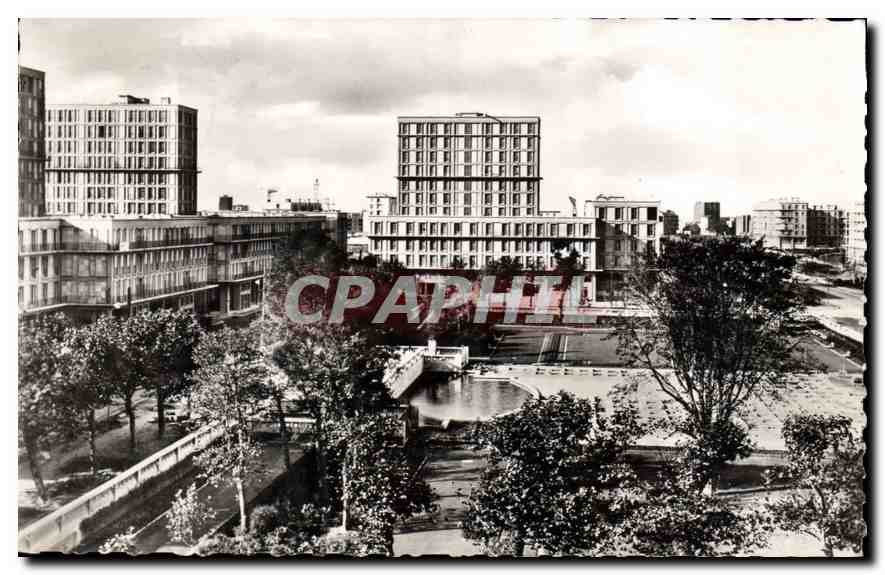 CPA Le Havre Le Jardin de l'Hotel de Ville 