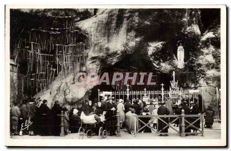 CPA Pyrenees Ocean Lourdes La Grotte 